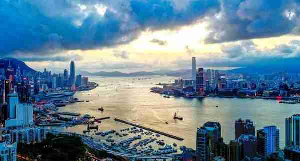 套现英国千亿之后，李嘉诚回来抄底了，将接盘恒大香港百亿大楼